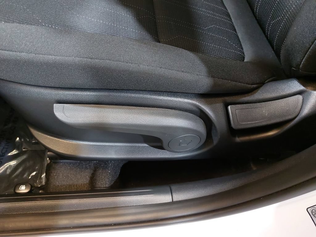 Certified 2025 Hyundai Venue SE FWD image 30