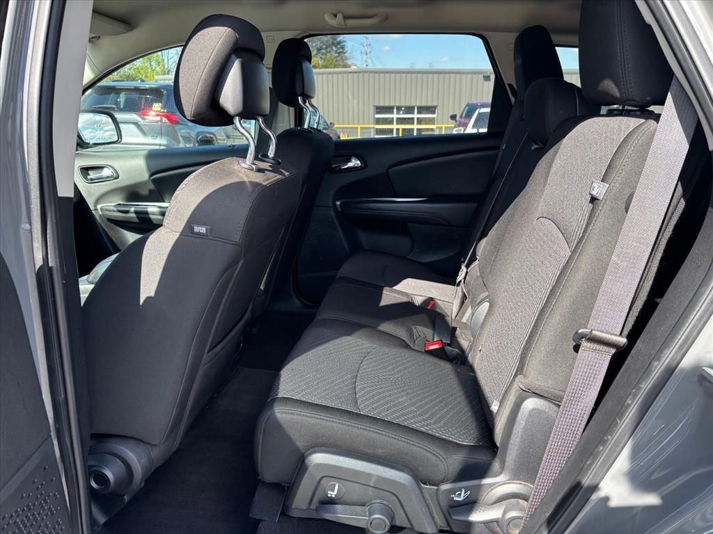 Used 2020 Dodge Journey SE w/ Blacktop Package image 12
