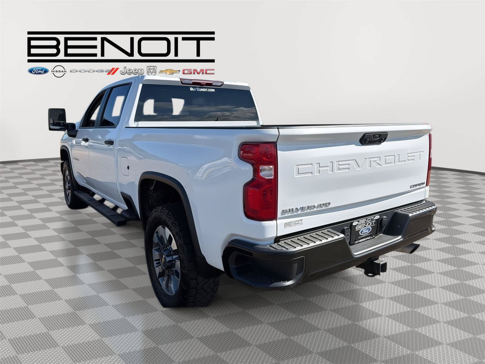 Used 2024 Chevrolet Silverado 2500 Custom w/ Custom Convenience Package AWD/4WD image 3