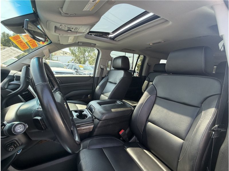 Used 2018 Chevrolet Suburban LT w/ Luxury Package RWD image 18