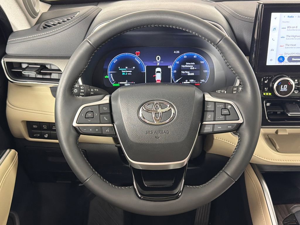 Used 2025 Toyota Highlander Limited image 25