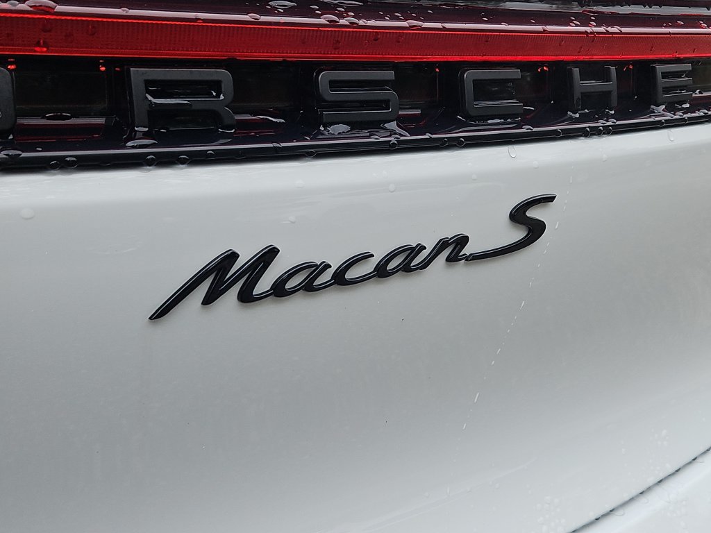 Certified 2023 Porsche Macan S AWD/4WD image 13