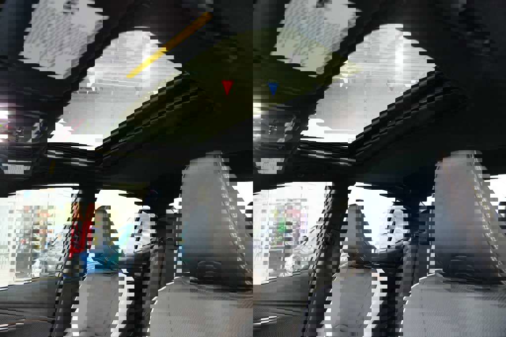 Used 2025 Toyota Camry SE image 33