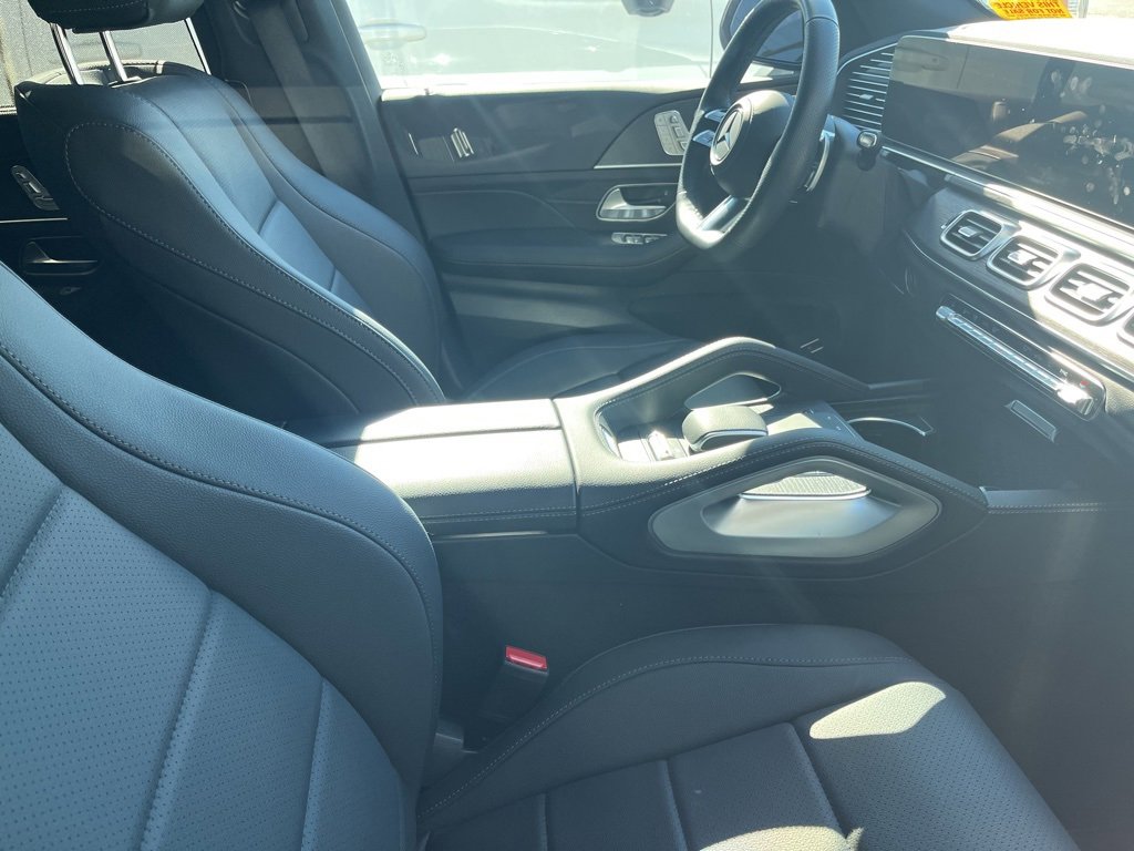 Used 2025 Mercedes-Benz GLS 450 4MATIC image 10