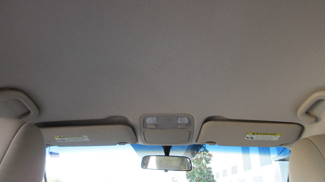 Used 2008 Kia Rondo LX FWD image 34
