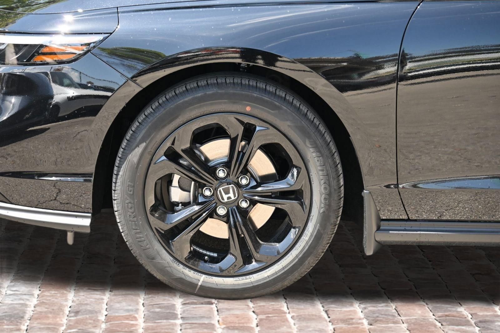 New 2025 Honda Accord SE image 33