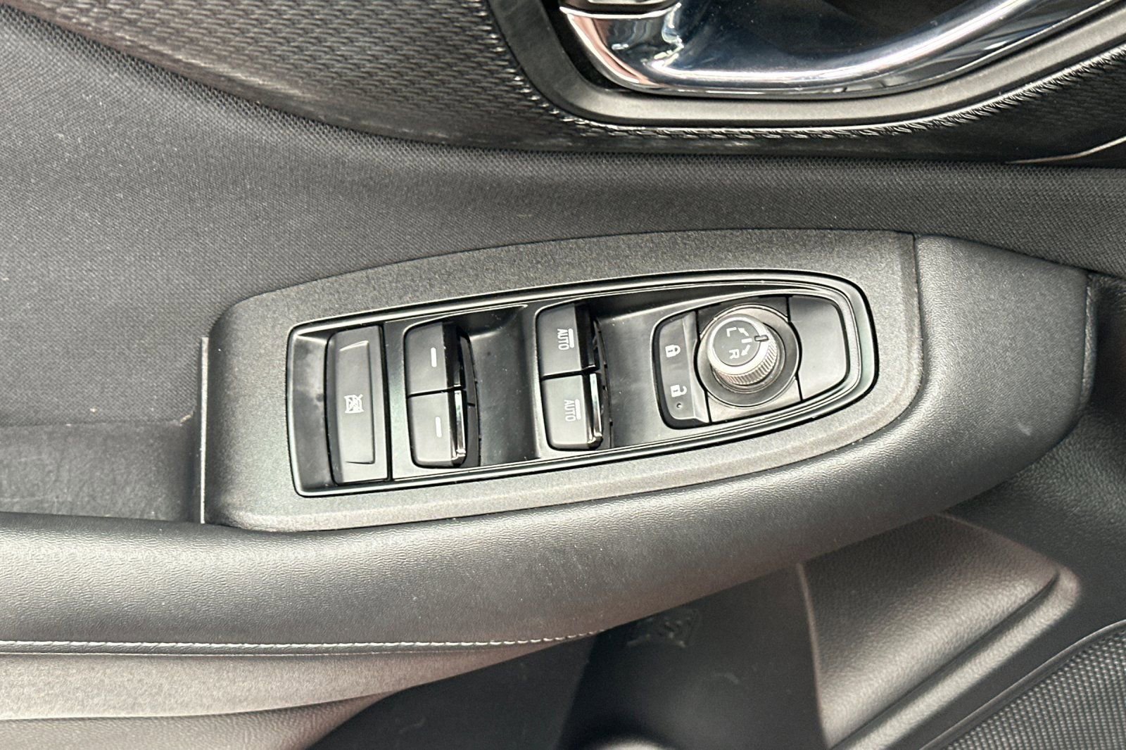 Used 2025 Subaru Outback Premium image 15