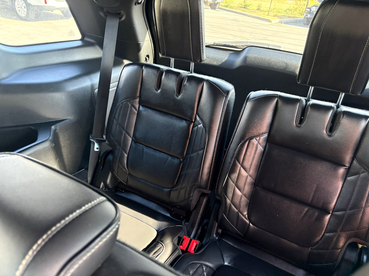 Used 2017 Ford Explorer Platinum image 12