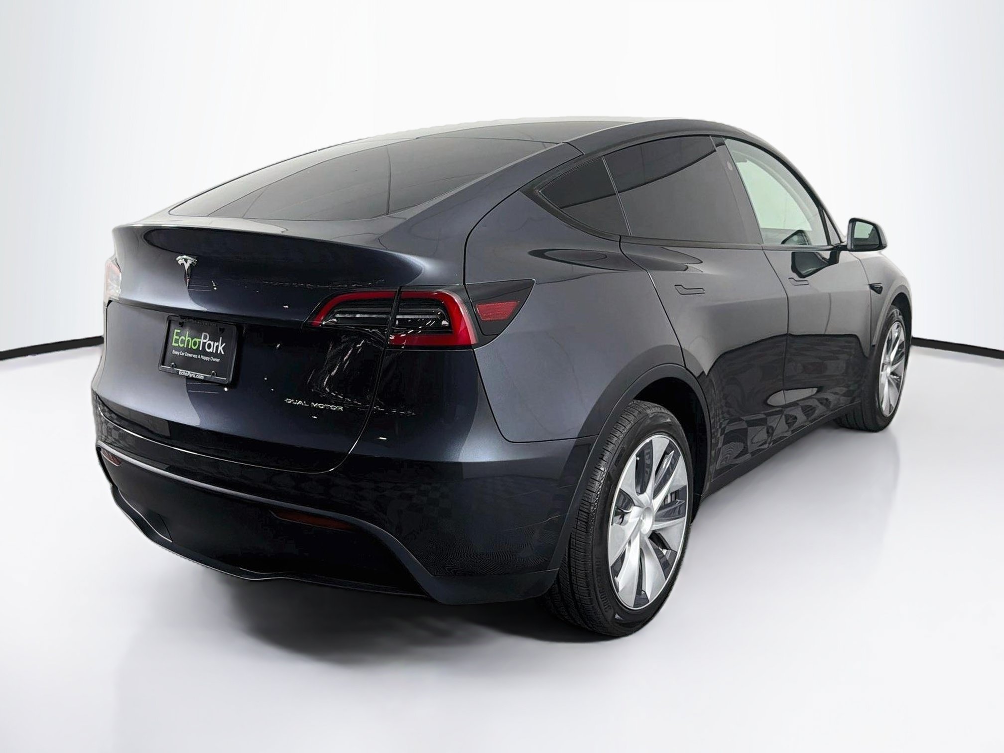 Used 2024 Tesla Model Y Long Range AWD/4WD image 9