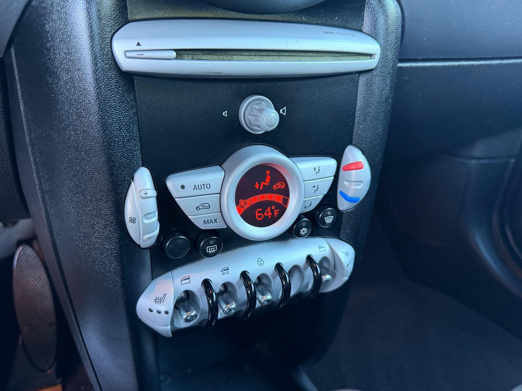 Used 2010 MINI Cooper Convertible FWD image 18