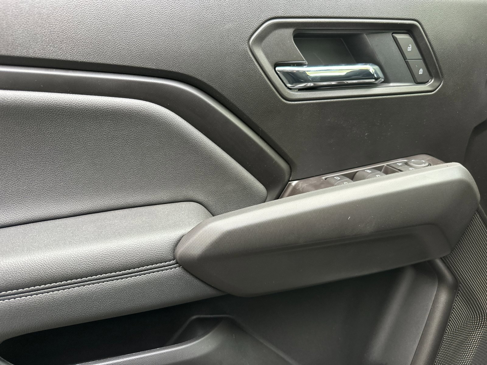 New 2026 Chevrolet Colorado LT image 11