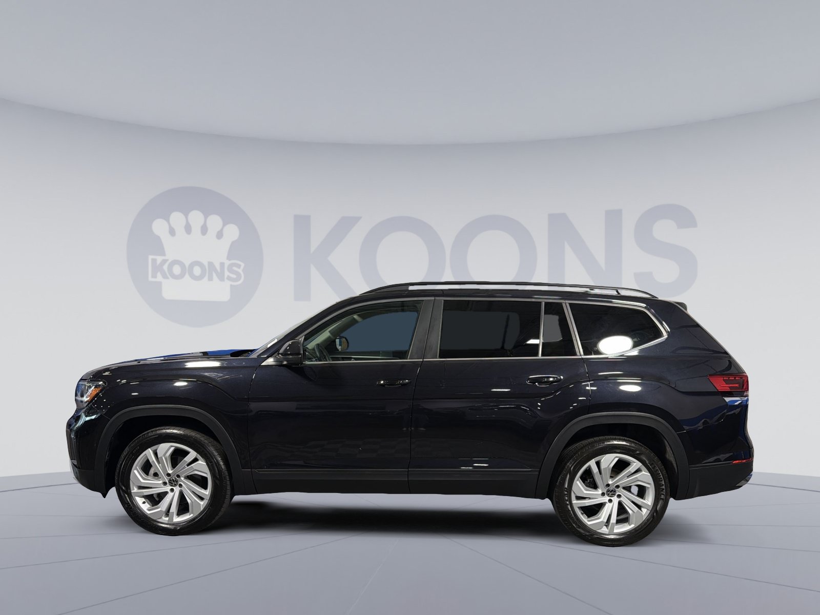 Used 2023 Volkswagen Atlas SE w/ Panoramic Sunroof Package AWD/4WD image 2