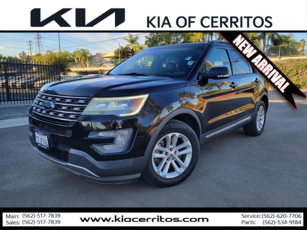 Used 2017 Ford Explorer XLT w/ Equipment Group 202A image 1