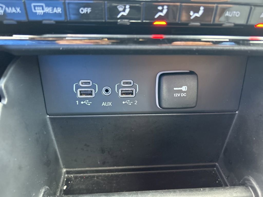 Certified 2025 Jeep Grand Cherokee Limited w/ Black Appearance Package image 44