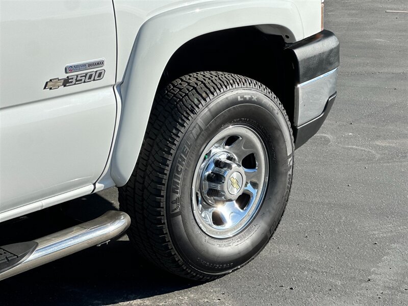 Used 2007 Chevrolet Silverado 3500 LT w/ Heavy-Duty Power Package AWD/4WD image 16