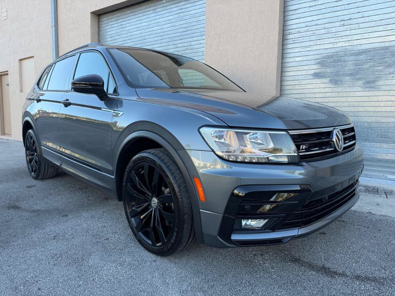 Used 2021 Volkswagen Tiguan SE R-Line FWD image 2