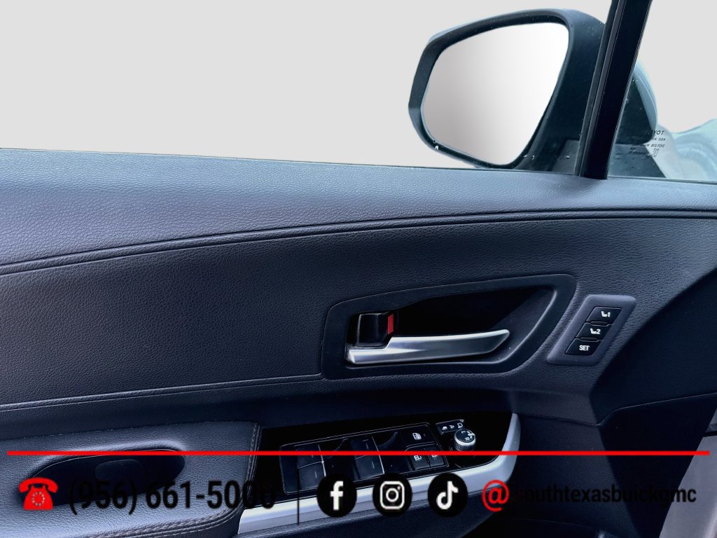 Used 2025 Toyota Sienna Limited AWD/4WD image 10