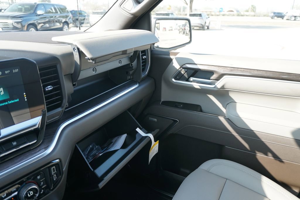 New 2026 Chevrolet Silverado 1500 LTZ w/ LTZ Premium Package image 40