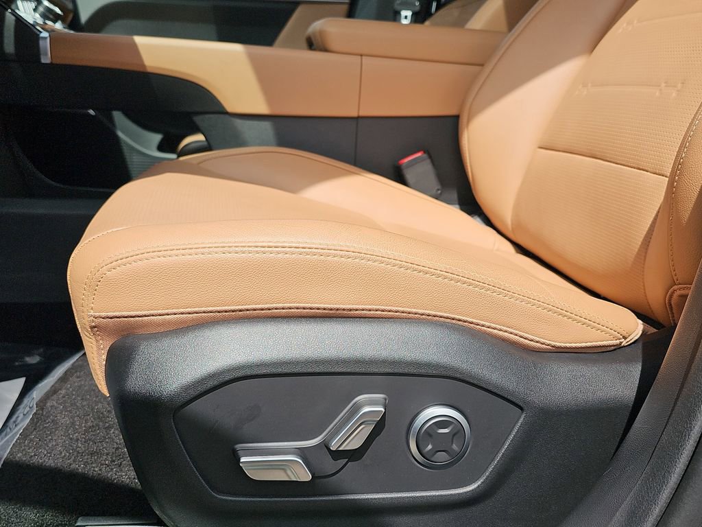 Used 2025 Hyundai Santa Fe Limited image 29