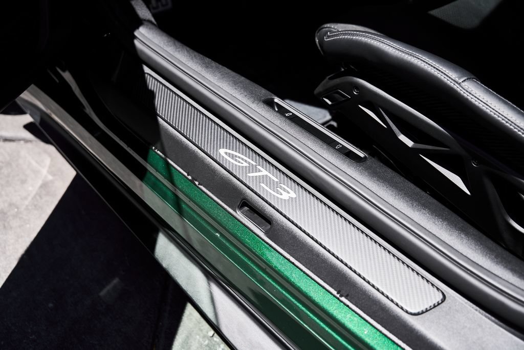 Used 2025 Porsche 911 GT3 w/ Weissach Package RWD image 39