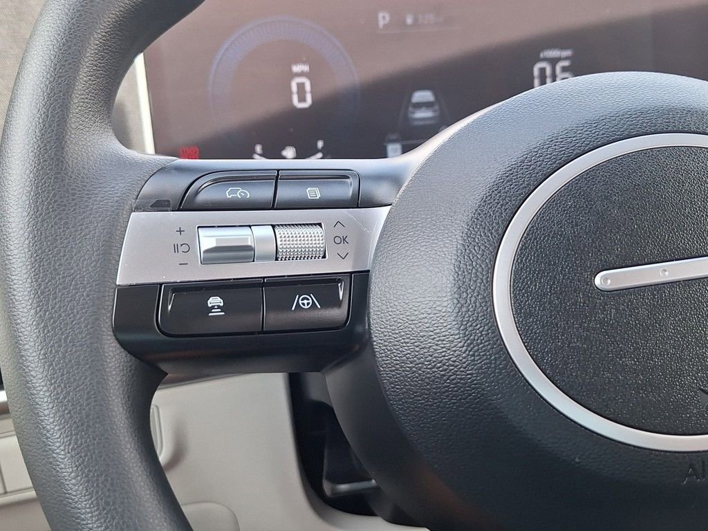 New 2025 Hyundai Tucson SE AWD/4WD image 16