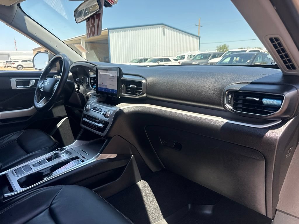Used 2021 Ford Explorer XLT w/ Equipment Group 202A RWD image 41