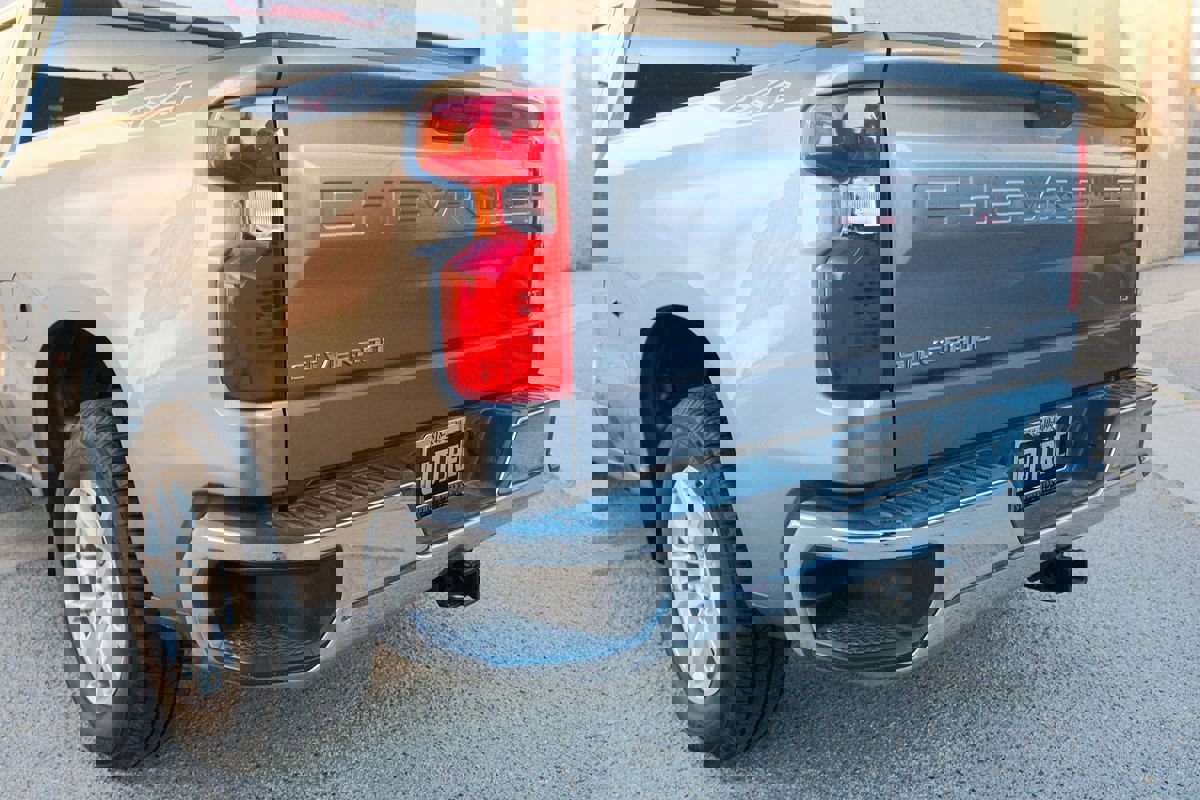 Used 2021 Chevrolet Silverado 1500 LT image 32