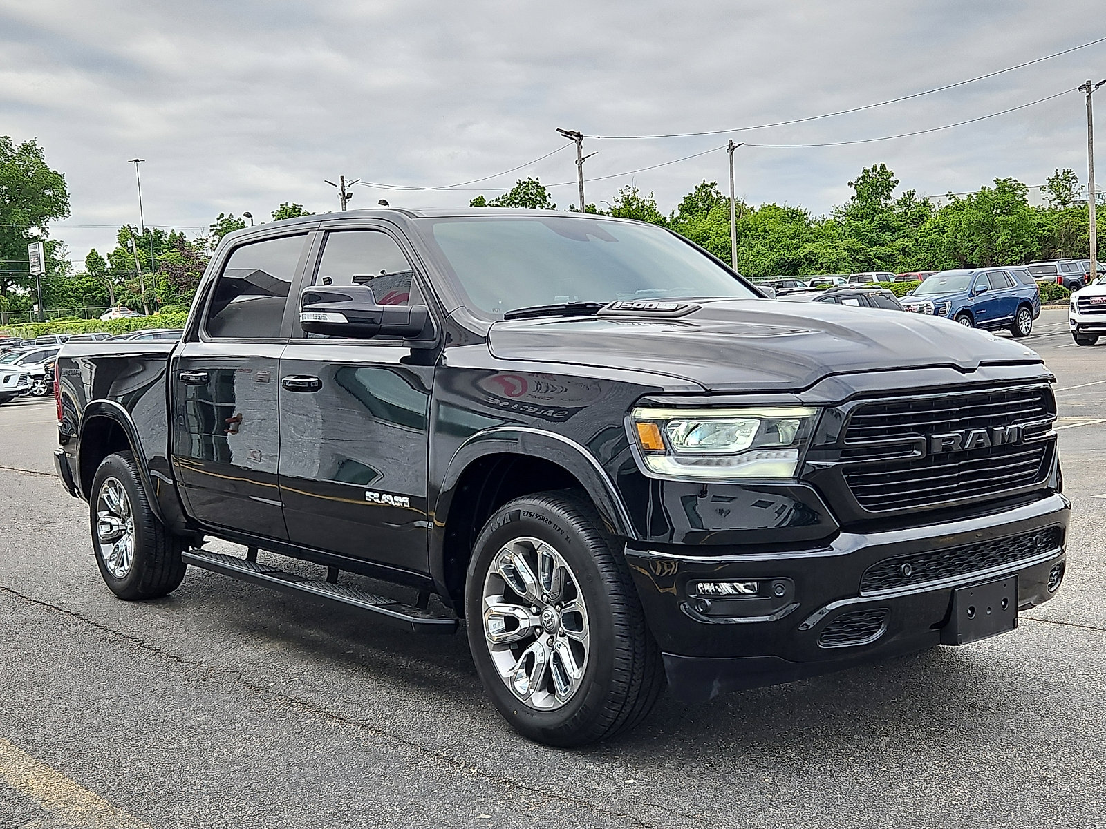 Used 2021 RAM 1500 Laramie AWD/4WD image 1