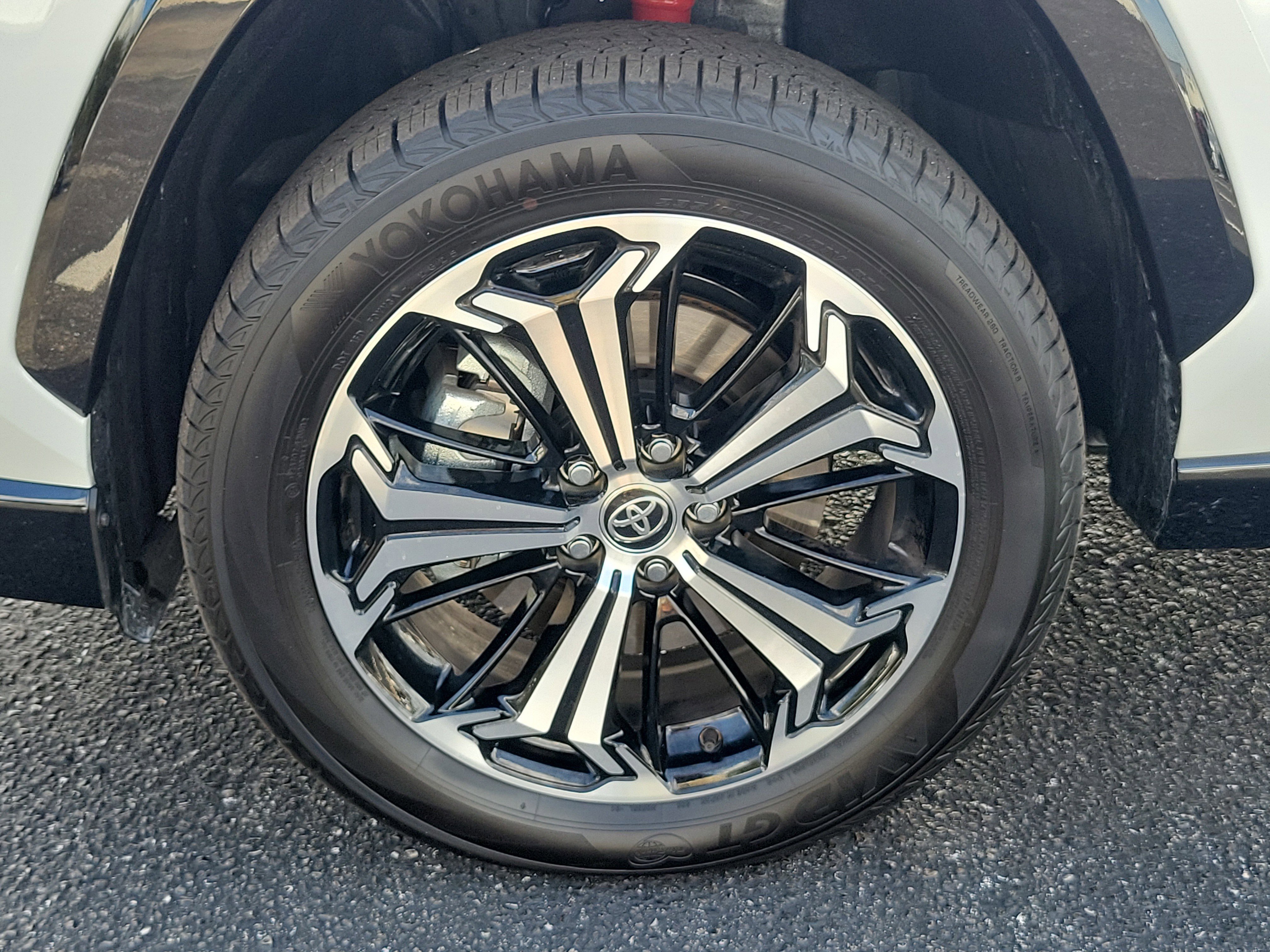 Used 2025 Toyota RAV4 XSE image 10