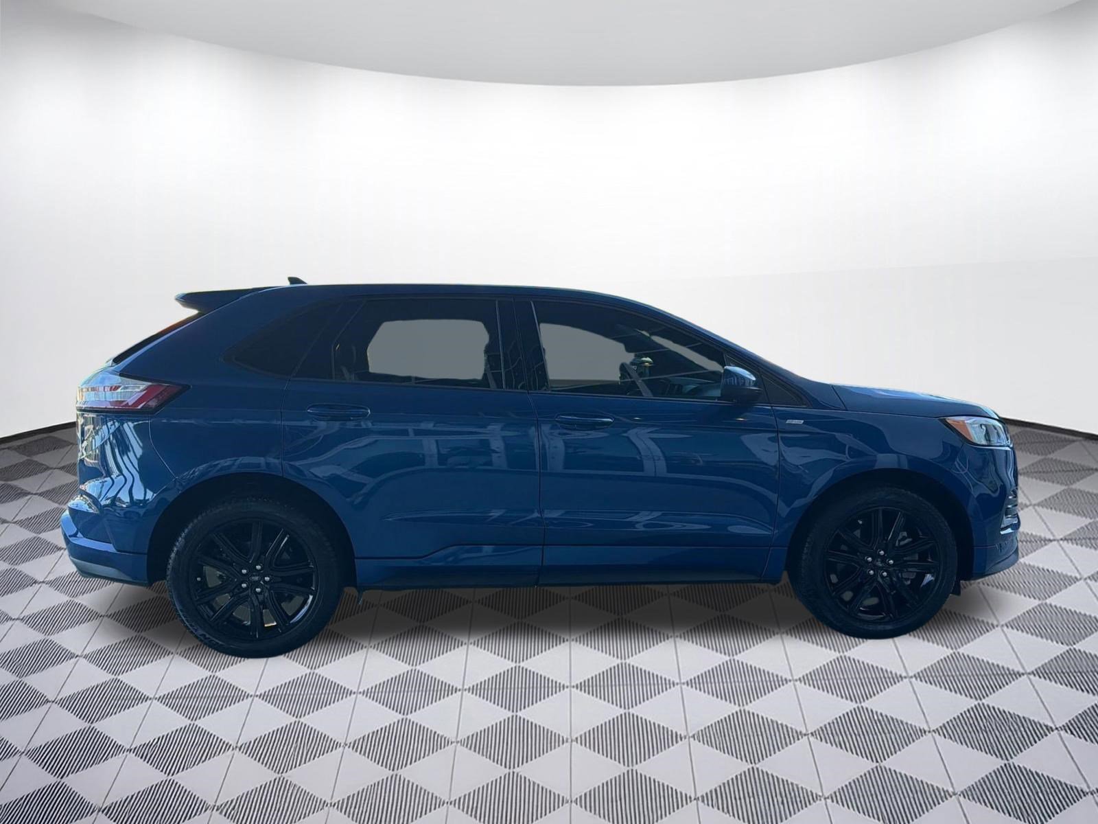 Used 2021 Ford Edge ST-Line FWD image 8