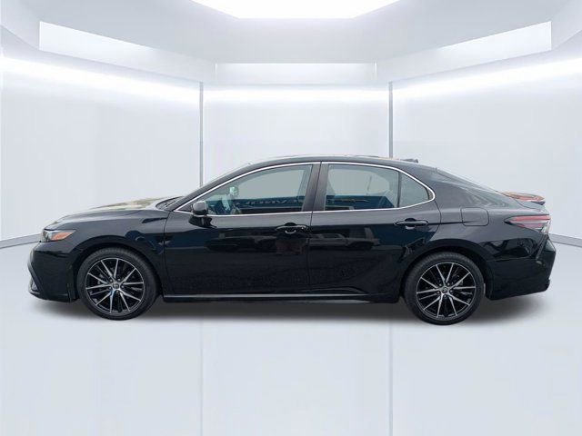 Used 2023 Toyota Camry SE FWD image 6