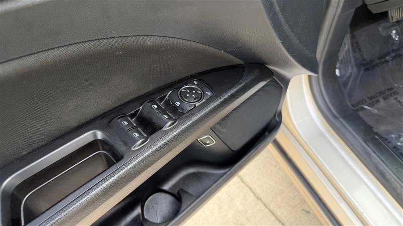 Used 2018 Ford Fusion SE w/ Equipment Group 601A FWD image 9