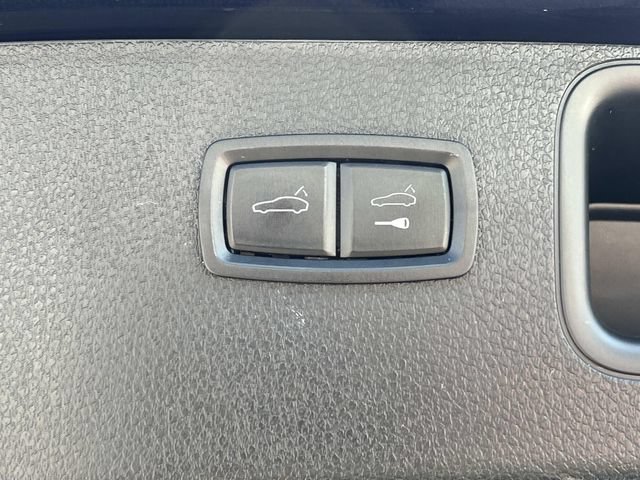 Used 2022 Porsche Macan AWD/4WD image 12