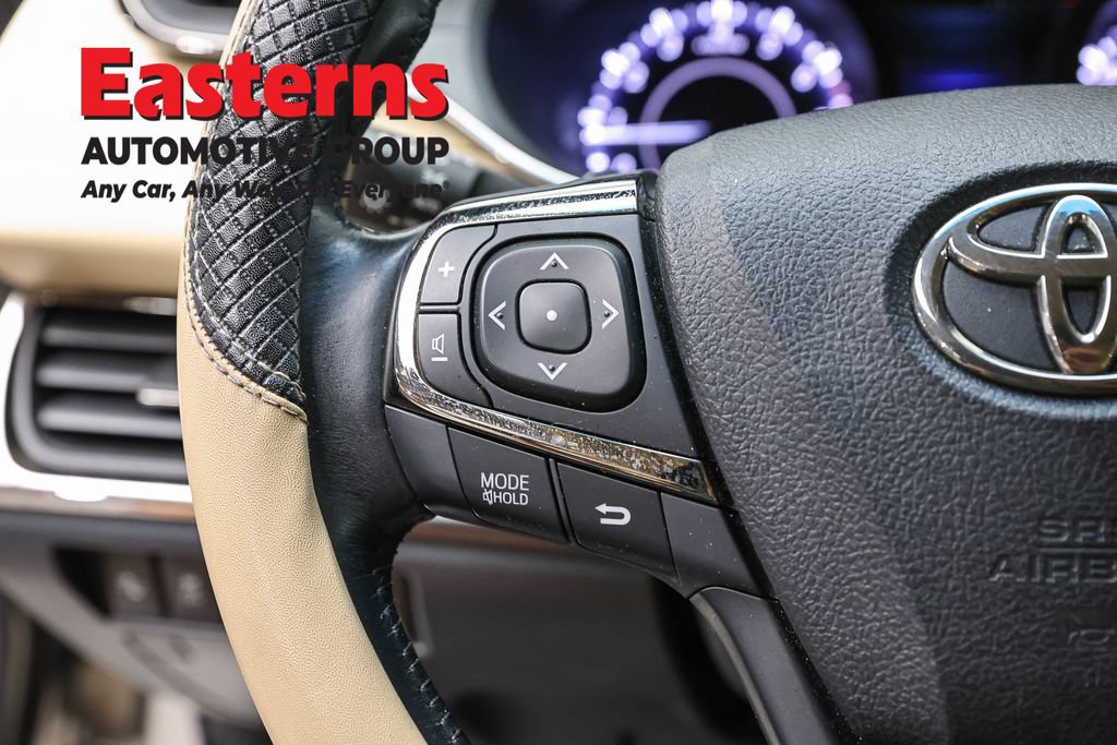 Used 2017 Toyota Avalon Limited w/ All Weather Liner Package FWD image 15