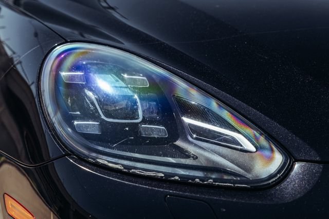 Used 2016 Porsche Cayenne Turbo AWD/4WD image 38
