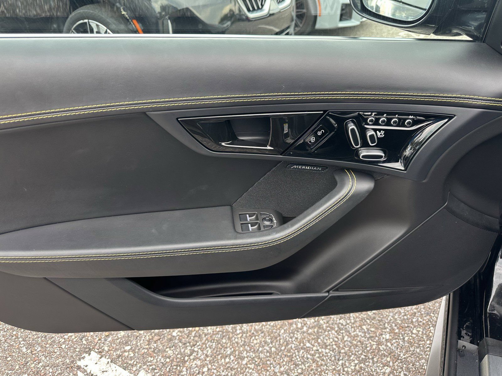 Used 2018 Jaguar F-TYPE 400 Sport RWD image 16