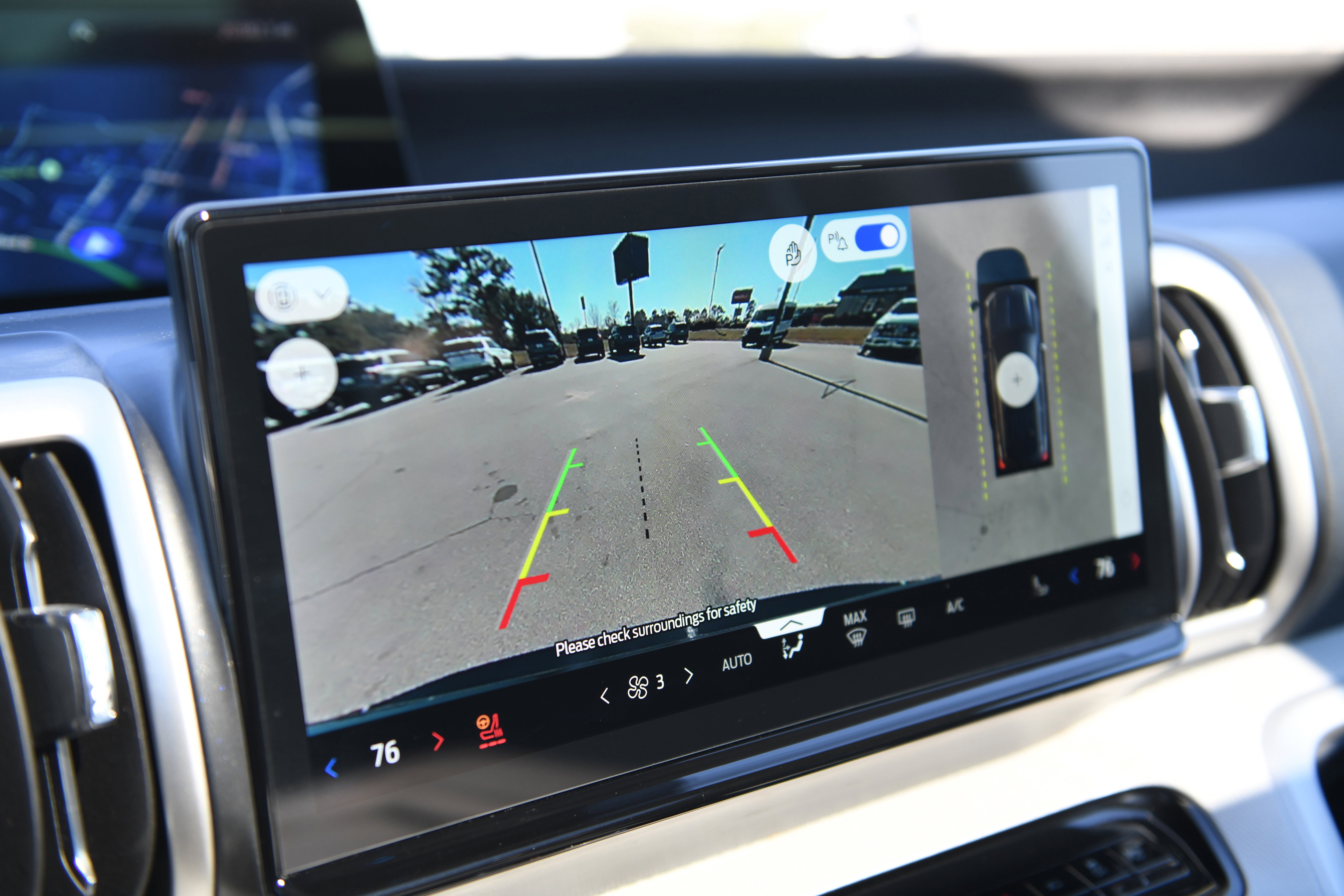 Used 2025 Ford Expedition Active image 22