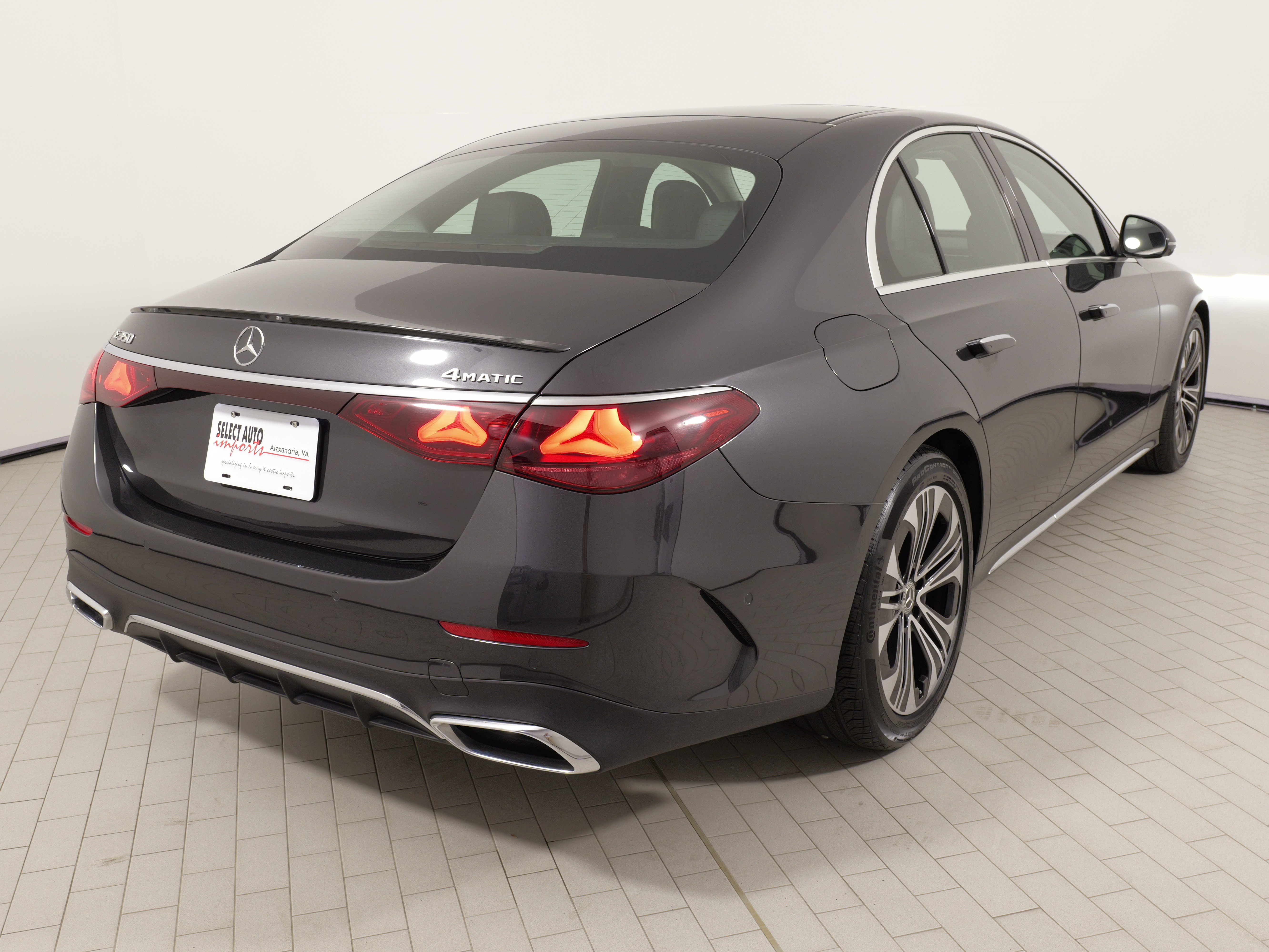 Used 2025 Mercedes-Benz E 350 4MATIC Sedan image 13