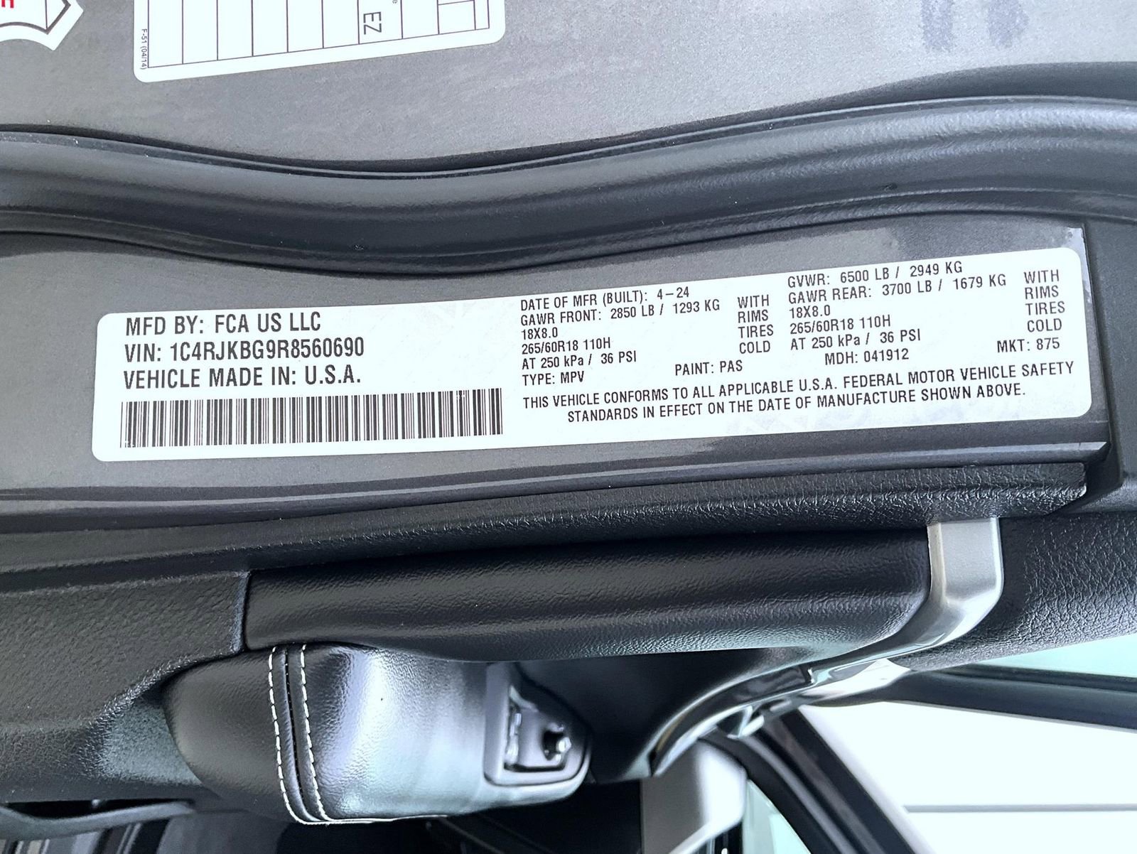 Used 2024 Jeep Grand Cherokee L Limited w/ Luxury Tech Group II image 32