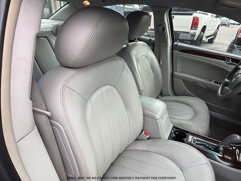 Used 2011 Buick Lucerne CXL FWD image 17
