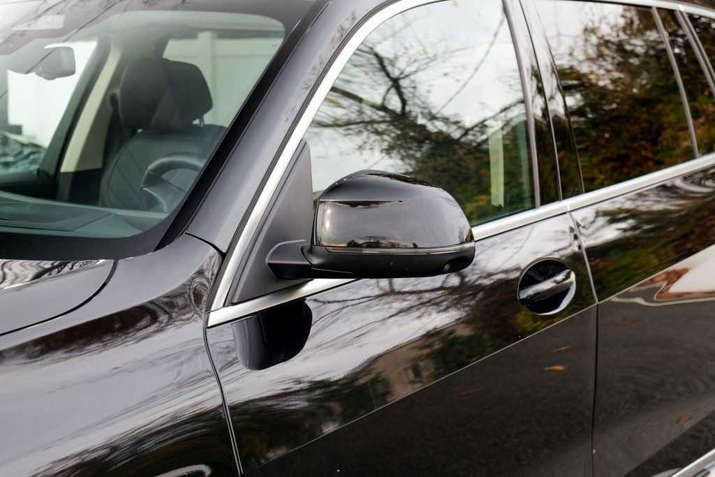 Used 2024 BMW X7 xDrive40i image 11