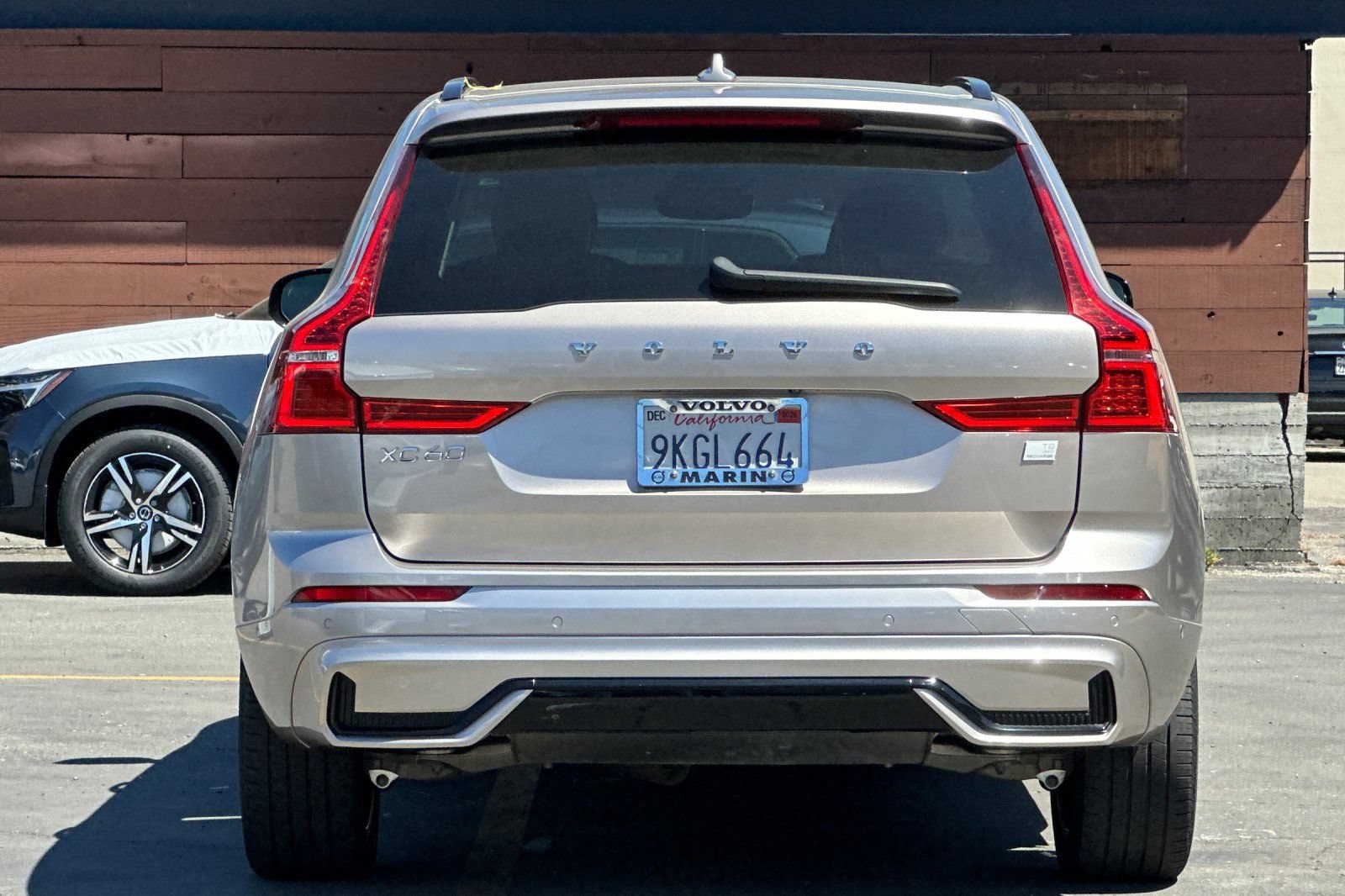 Used 2024 Volvo XC60 T8 Plus AWD/4WD image 7