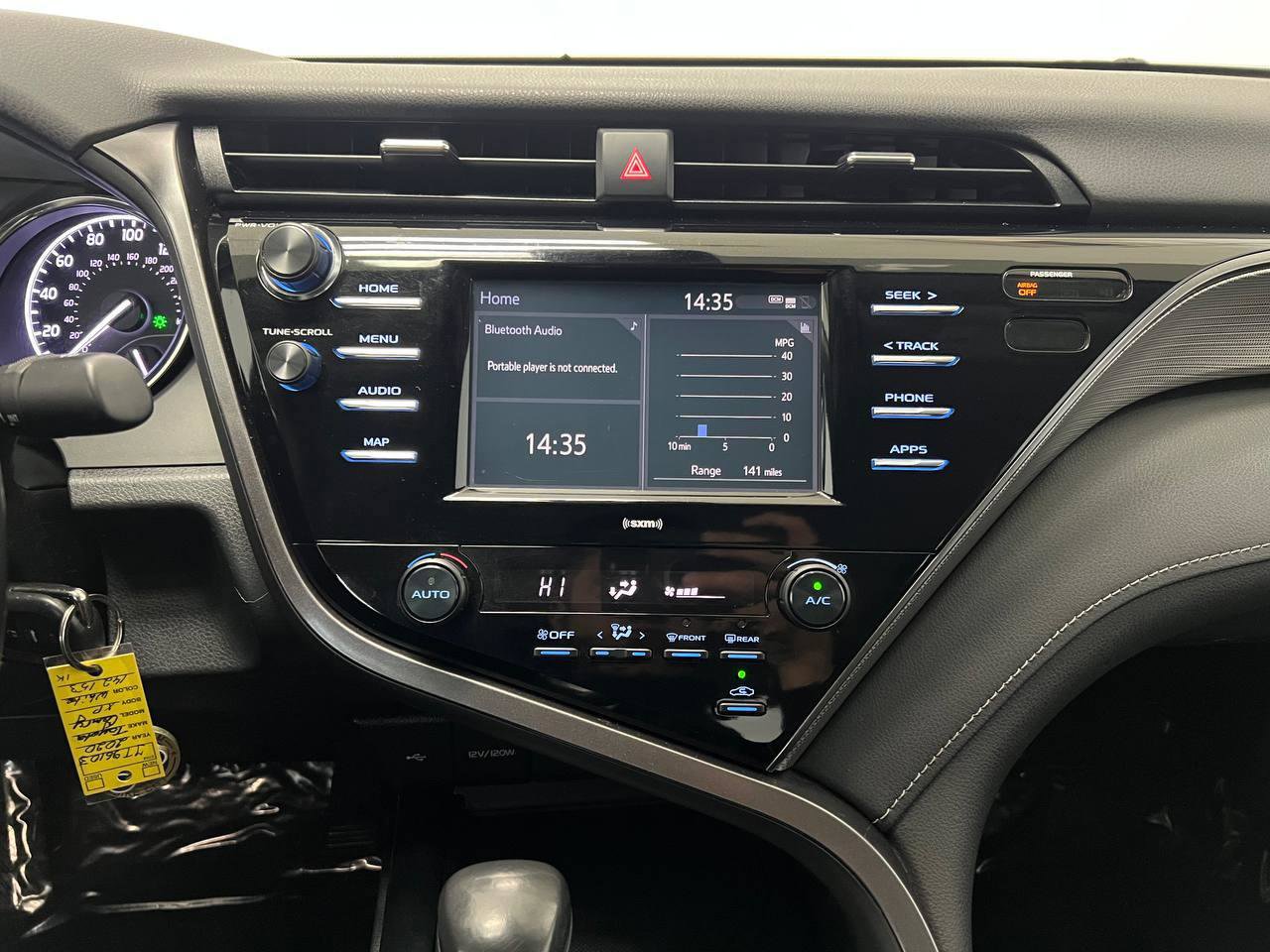 Used 2018 Toyota Camry XSE image 17