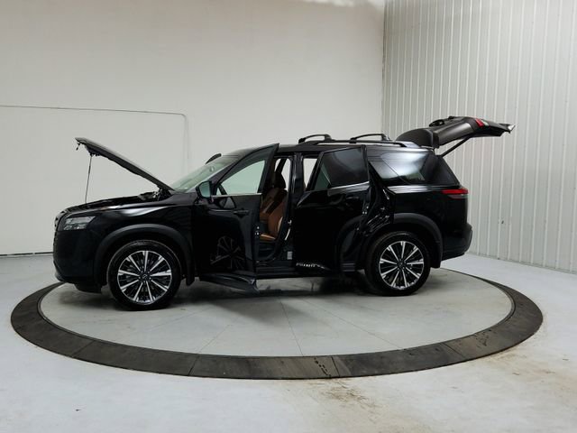 New 2026 Nissan Pathfinder Platinum AWD/4WD image 12