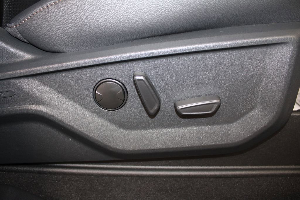 New 2025 Ford F350 Lariat w/ Lariat Ultimate Package image 29