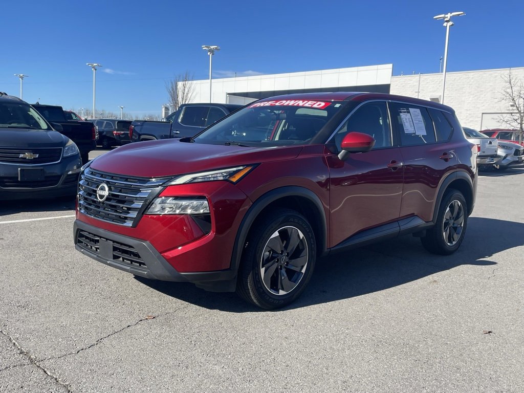 Used 2025 Nissan Rogue SV image 3