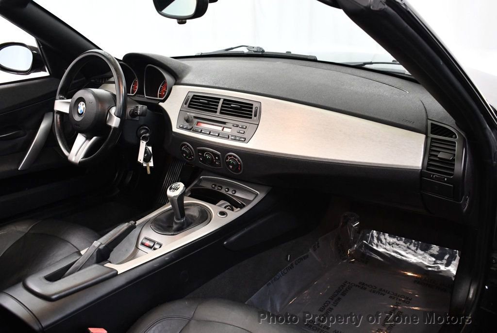 Used 2003 BMW Z4 3.0i RWD image 16