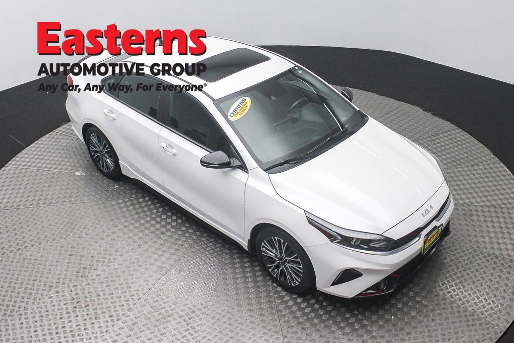 Used 2022 Kia Forte GT-Line w/ GT-Line Premium Package FWD image 3