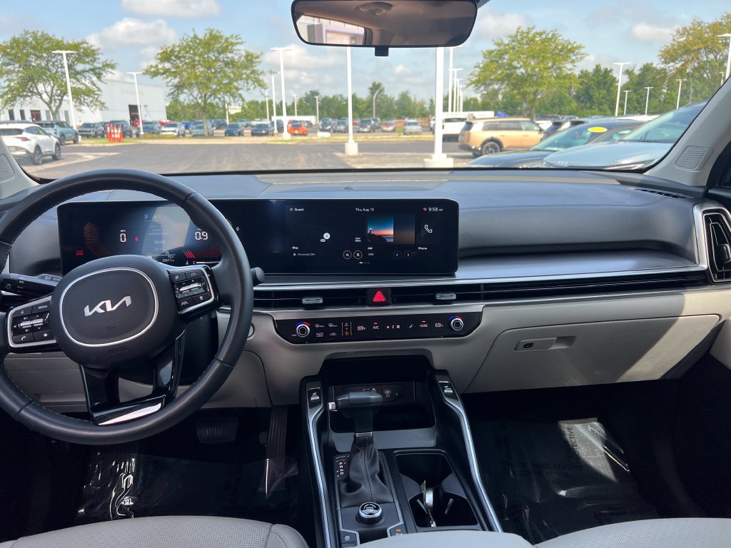 Certified 2024 Kia Sorento S w/ Panoramic Sunroof Package FWD image 13