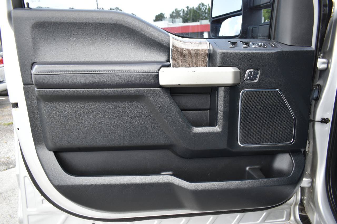 Used 2017 Ford F250 Lariat w/ Lariat Value Package AWD/4WD image 36